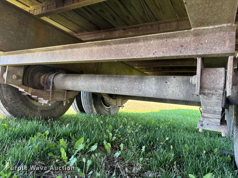 image for item EM2462 2009 Sure-Trac equipment trailer