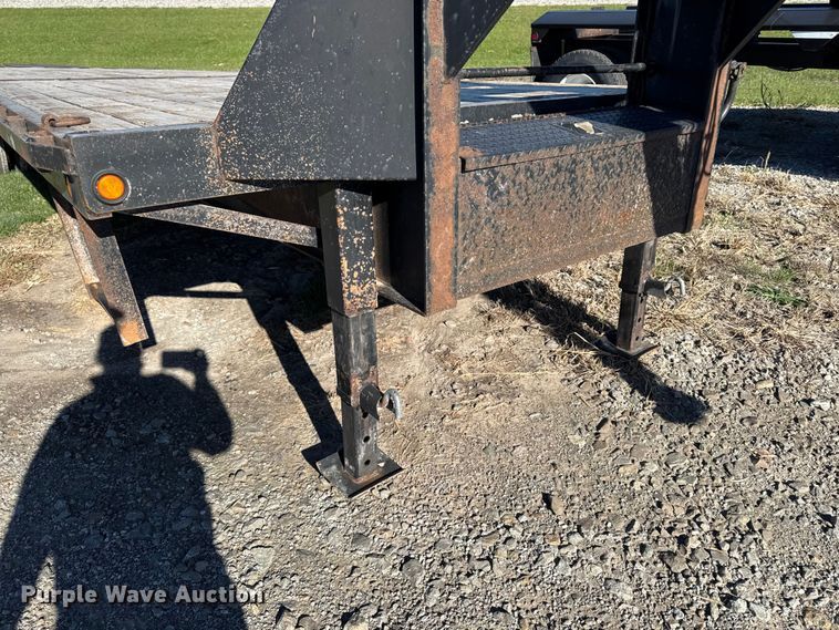 image for item EM2462 2009 Sure-Trac equipment trailer