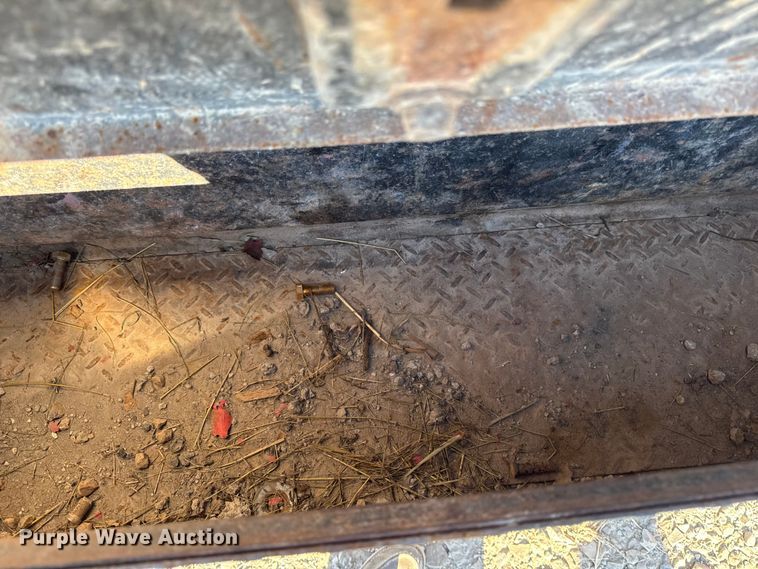 image for item EM2462 2009 Sure-Trac equipment trailer