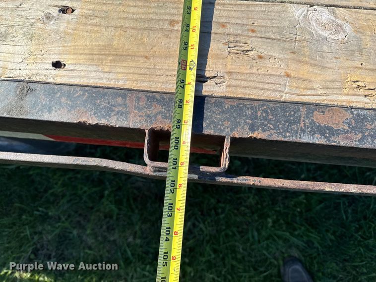 image for item EM2462 2009 Sure-Trac equipment trailer