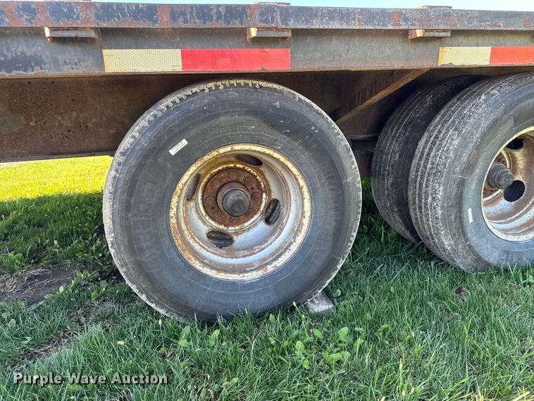 image for item EM2462 2009 Sure-Trac equipment trailer