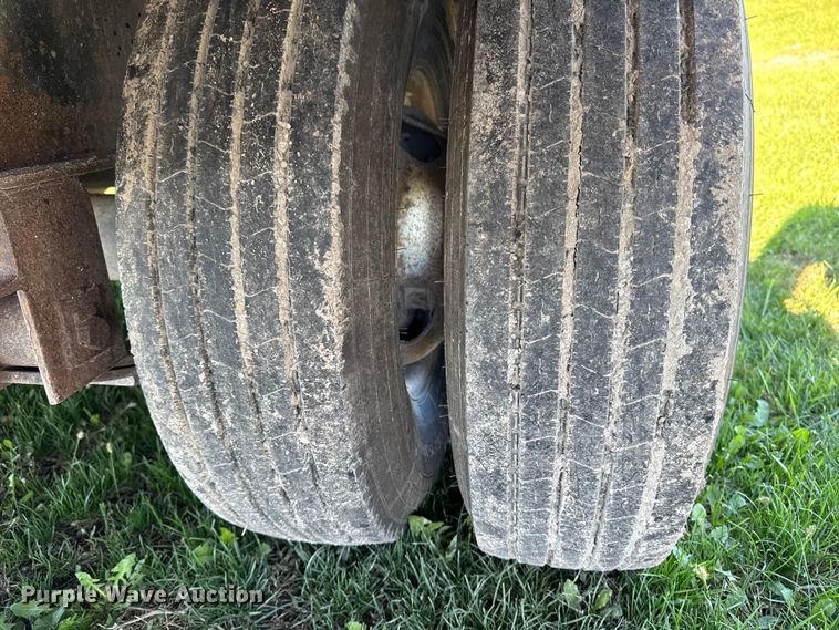 image for item EM2462 2009 Sure-Trac equipment trailer