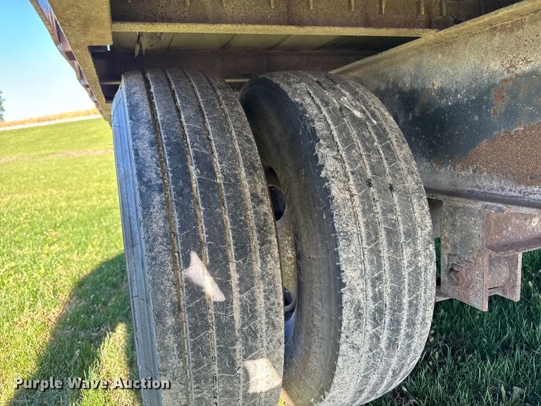 image for item EM2462 2009 Sure-Trac equipment trailer