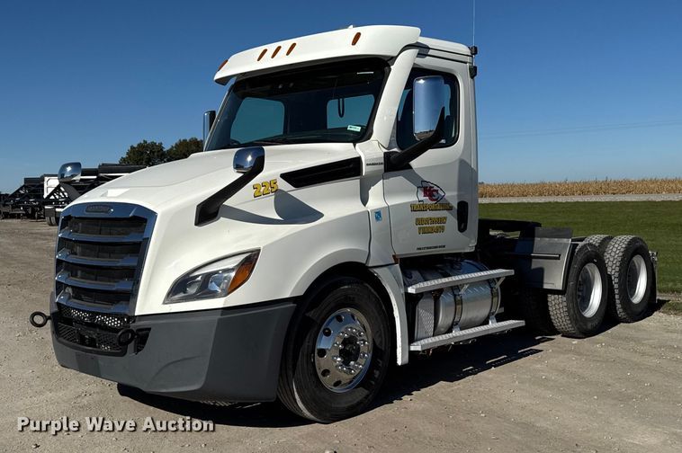 CAMIóN 2021 FREIGHTLINER