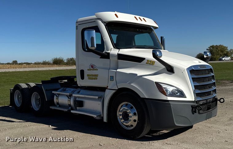 CAMIóN 2021 FREIGHTLINER