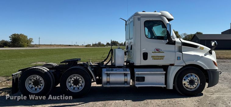 CAMIóN 2021 FREIGHTLINER