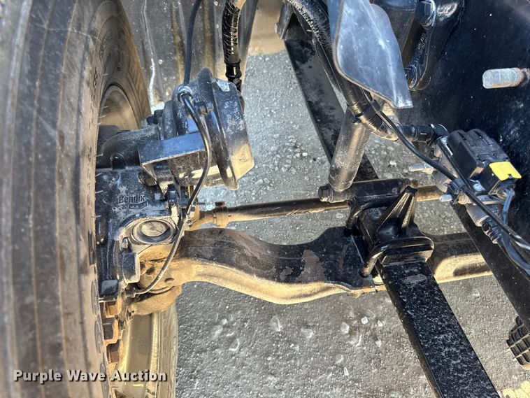 image for item EM2465 2021 Freightliner Cascadia 126 semi truck