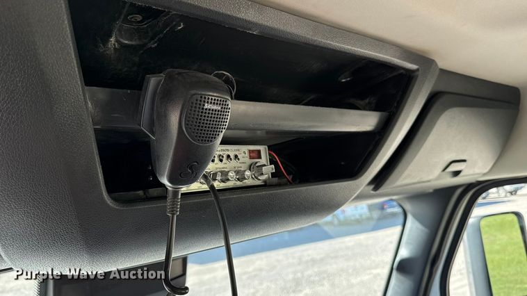 image for item EM2465 2021 Freightliner Cascadia 126 semi truck