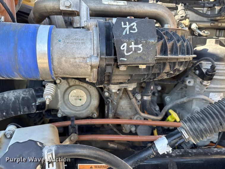 image for item EM2465 2021 Freightliner Cascadia 126 semi truck