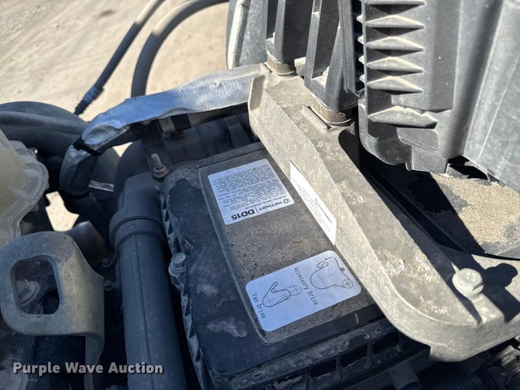 image for item EM2465 2021 Freightliner Cascadia 126 semi truck