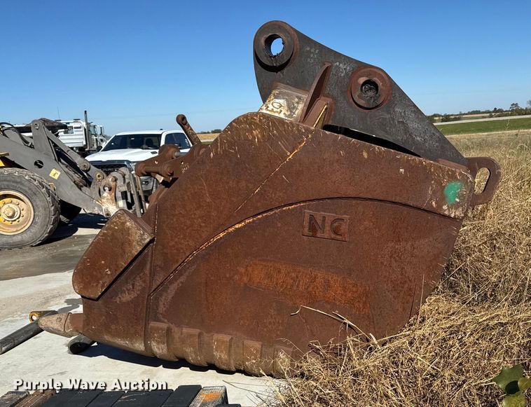 image for item EM2467 NC excavator sand bucket