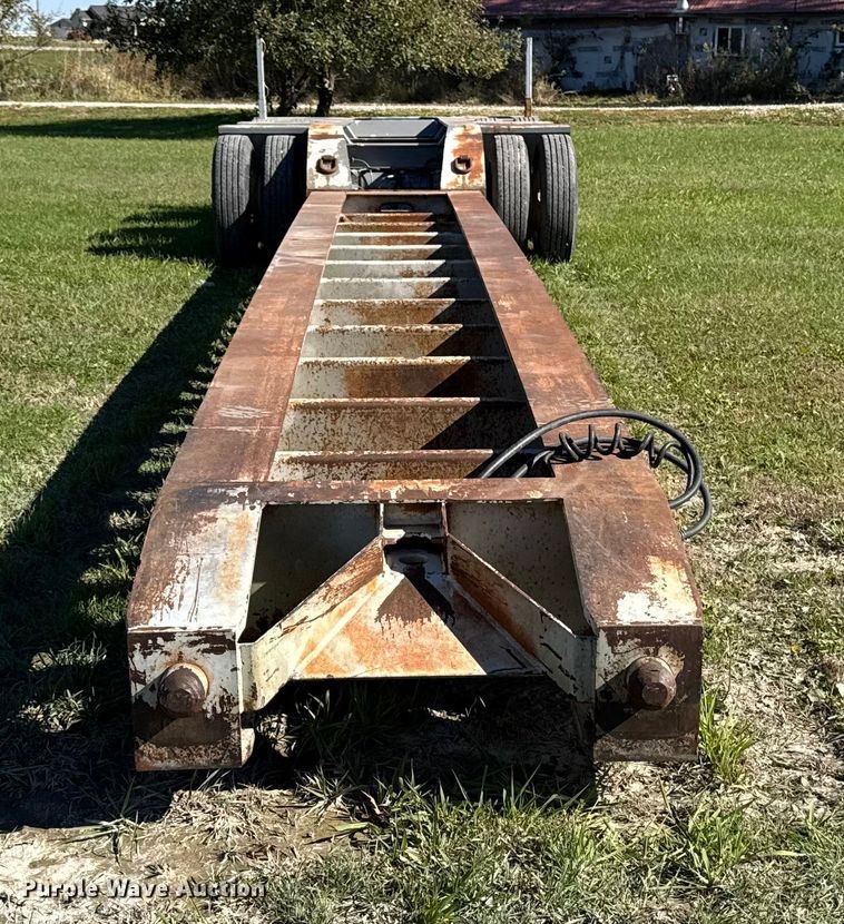 image for item EM2472 1998 Trail King TK110HDG-503 lowboy equipment trailer