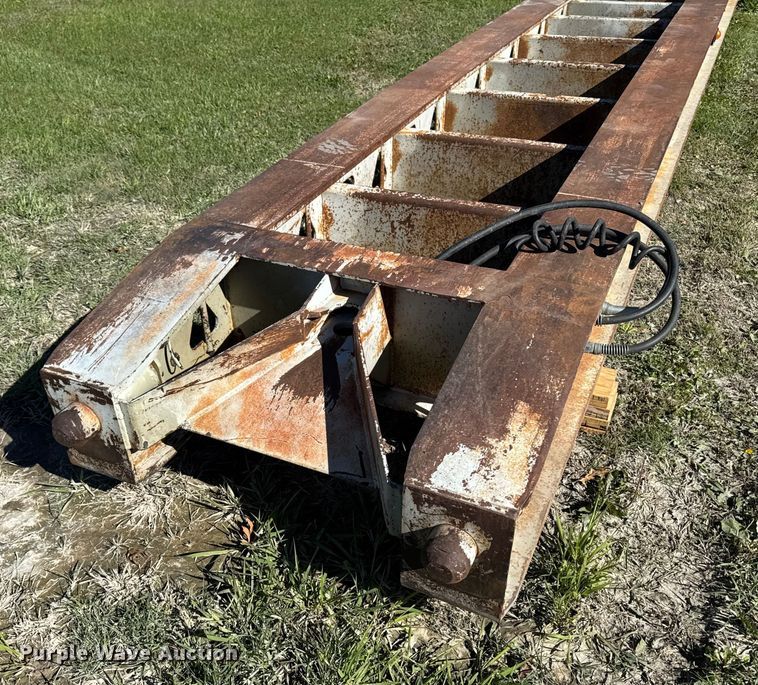 image for item EM2472 1998 Trail King TK110HDG-503 lowboy equipment trailer