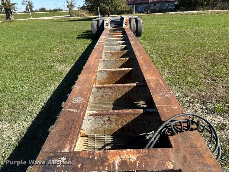 image for item EM2472 1998 Trail King TK110HDG-503 lowboy equipment trailer