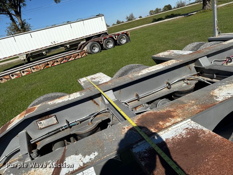 image for item EM2472 1998 Trail King TK110HDG-503 lowboy equipment trailer