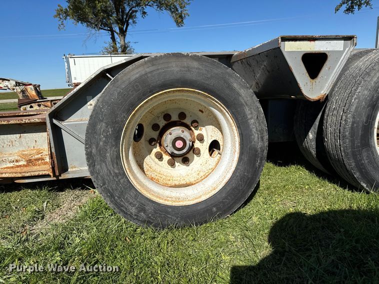 image for item EM2472 1998 Trail King TK110HDG-503 lowboy equipment trailer