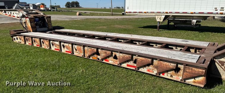 image for item EM2472 1998 Trail King TK110HDG-503 lowboy equipment trailer