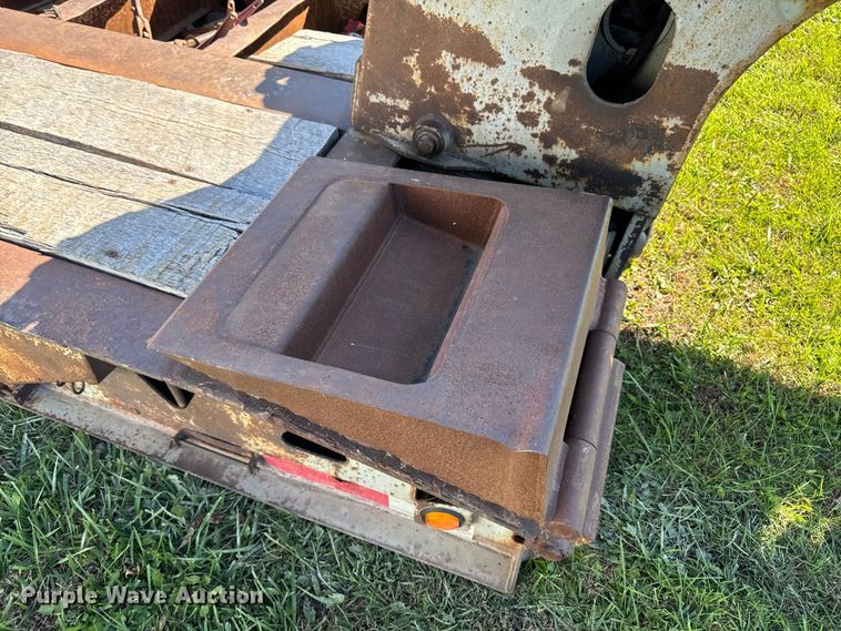 image for item EM2472 1998 Trail King TK110HDG-503 lowboy equipment trailer