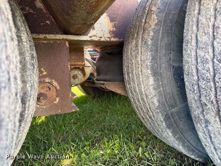 image for item EM2472 1998 Trail King TK110HDG-503 lowboy equipment trailer