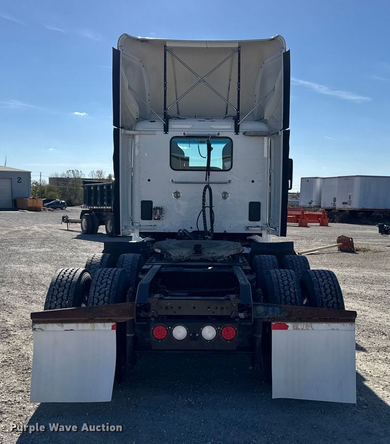 image for item EM2475 2016 Kenworth T680 semi truck