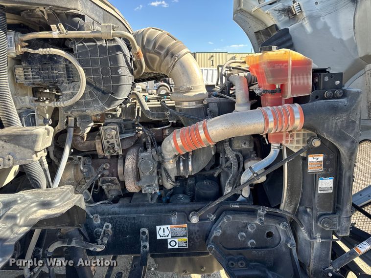 image for item EM2475 2016 Kenworth T680 semi truck