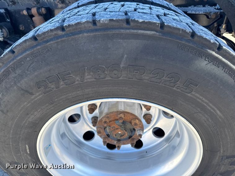 image for item EM2475 2016 Kenworth T680 semi truck