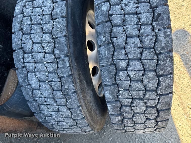 image for item EM2475 2016 Kenworth T680 semi truck