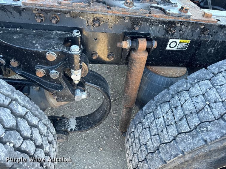 image for item EM2475 2016 Kenworth T680 semi truck