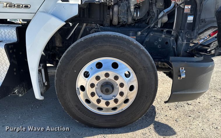 image for item EM2475 2016 Kenworth T680 semi truck