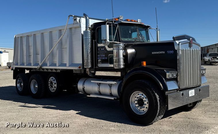 image for item EM2476 2005 Kenworth W900 dump truck