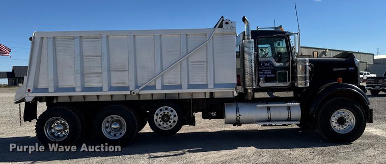 image for item EM2476 2005 Kenworth W900 dump truck