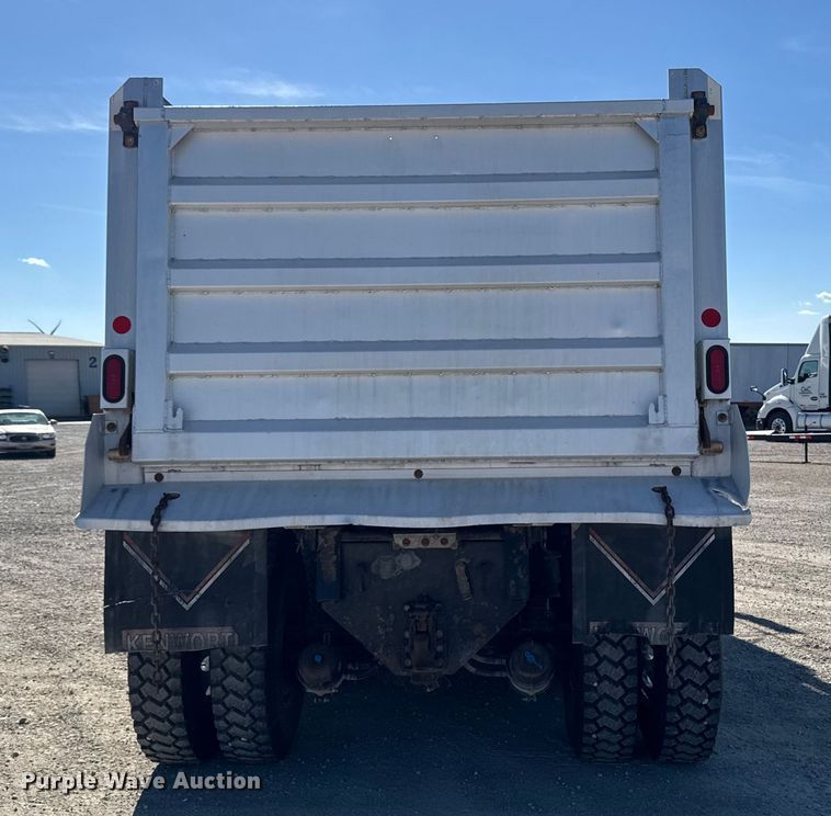 image for item EM2476 2005 Kenworth W900 dump truck