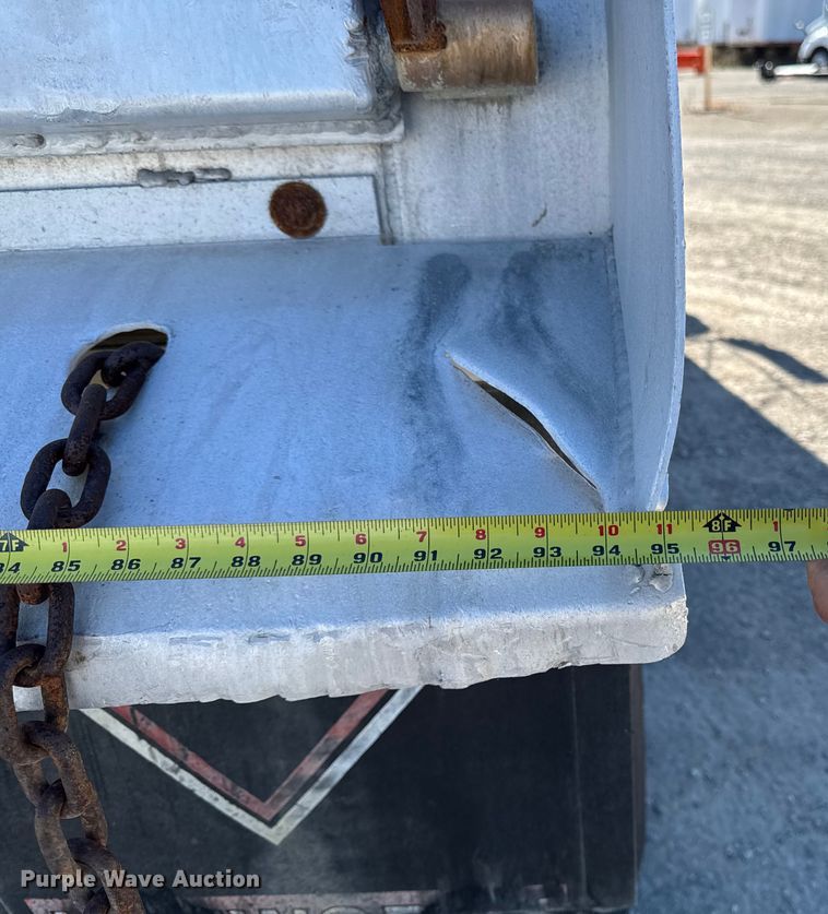 image for item EM2476 2005 Kenworth W900 dump truck