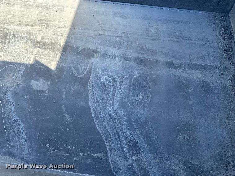 image for item EM2476 2005 Kenworth W900 dump truck