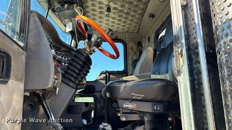 image for item EM2476 2005 Kenworth W900 dump truck