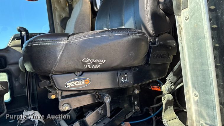 image for item EM2476 2005 Kenworth W900 dump truck