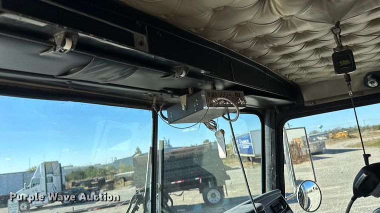 image for item EM2476 2005 Kenworth W900 dump truck