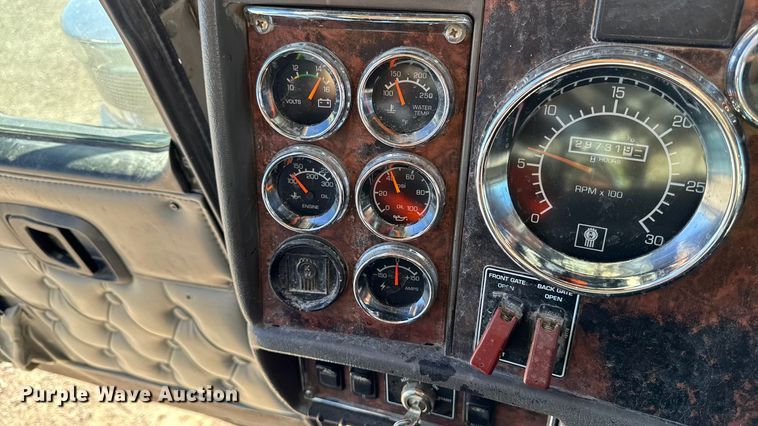 image for item EM2476 2005 Kenworth W900 dump truck