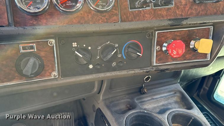 image for item EM2476 2005 Kenworth W900 dump truck