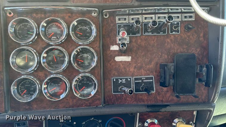 image for item EM2476 2005 Kenworth W900 dump truck