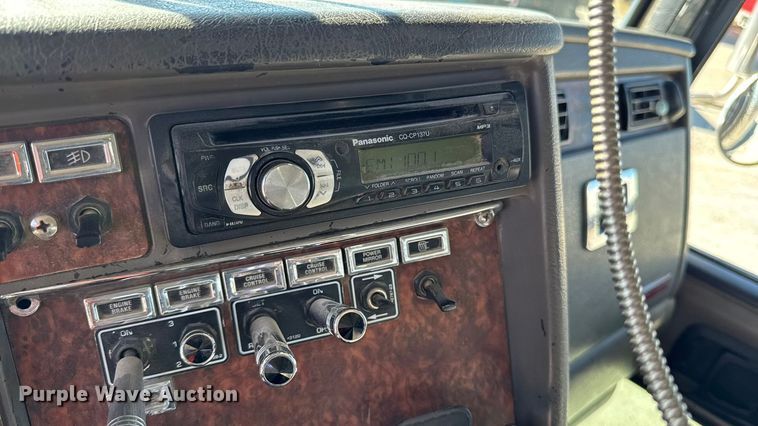 image for item EM2476 2005 Kenworth W900 dump truck