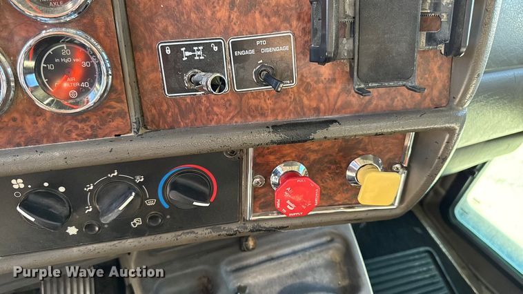 image for item EM2476 2005 Kenworth W900 dump truck