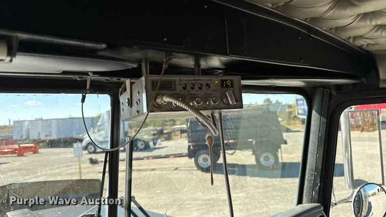 image for item EM2476 2005 Kenworth W900 dump truck