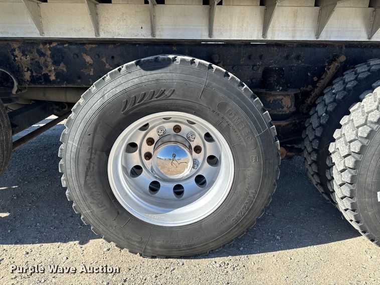 image for item EM2476 2005 Kenworth W900 dump truck