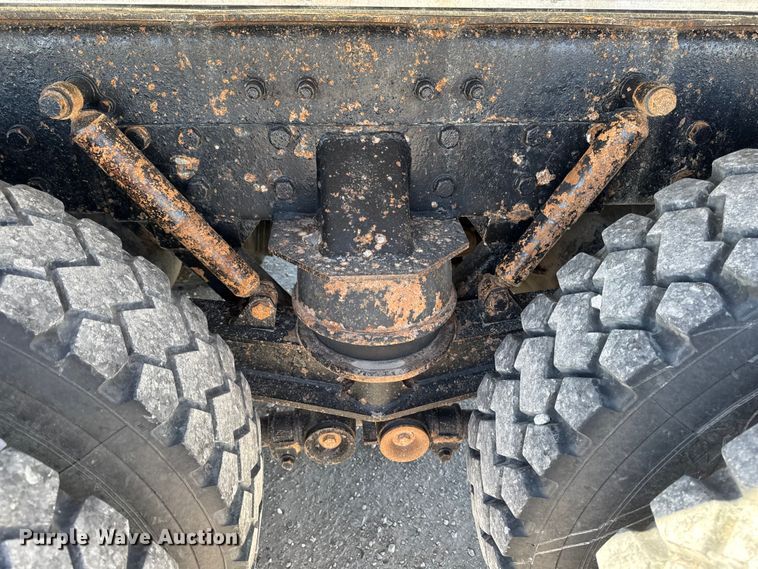 image for item EM2476 2005 Kenworth W900 dump truck