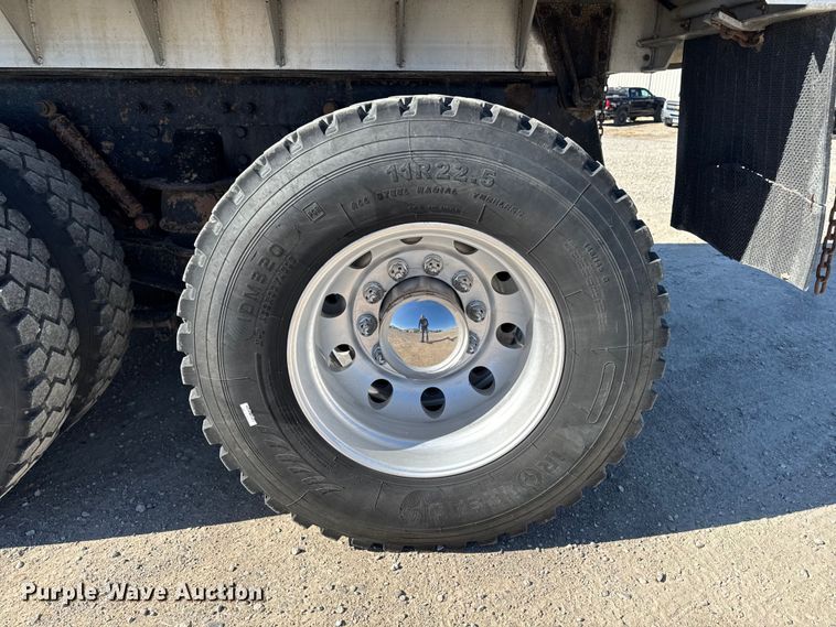 image for item EM2476 2005 Kenworth W900 dump truck