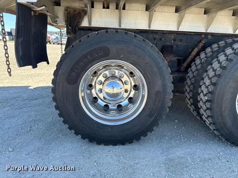 image for item EM2476 2005 Kenworth W900 dump truck