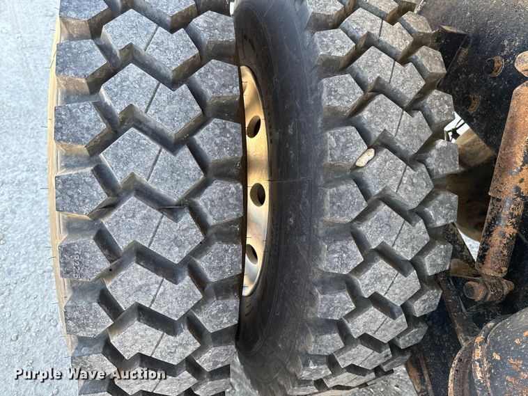 image for item EM2476 2005 Kenworth W900 dump truck