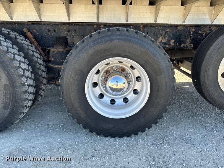 image for item EM2476 2005 Kenworth W900 dump truck