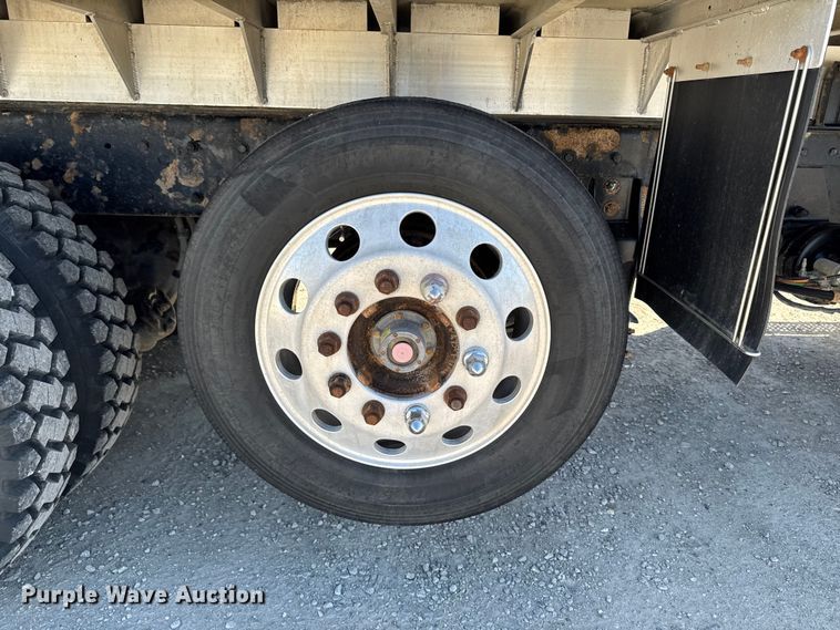 image for item EM2476 2005 Kenworth W900 dump truck